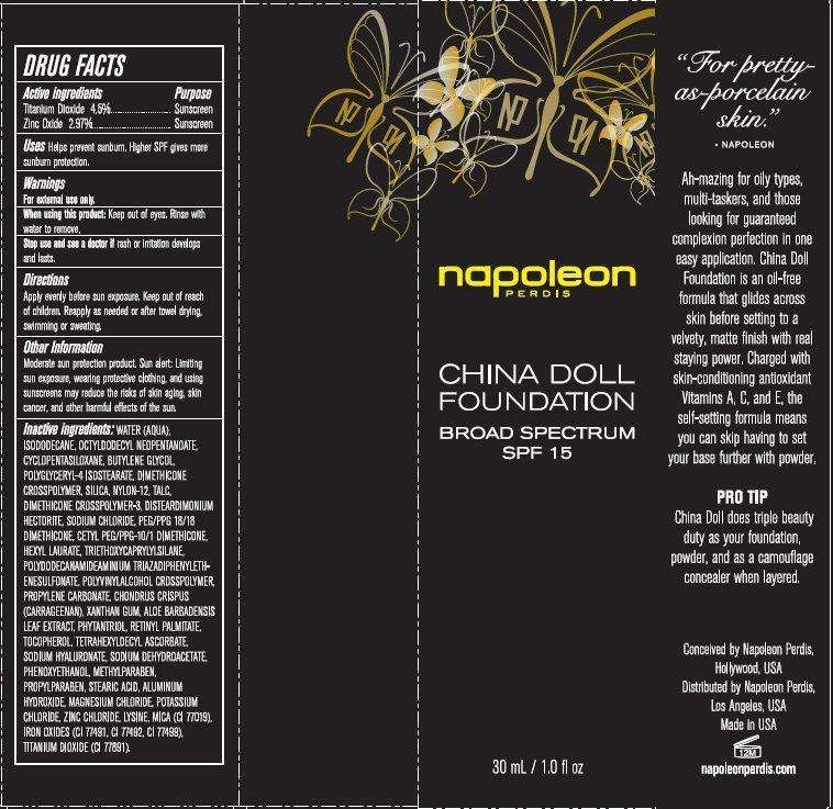 napoleon PERDIS CHINA DOLL FOUNDATION BROAD SPECTRUM SPF 15 Look 1